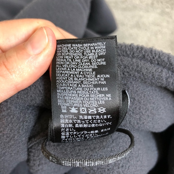 SOLDThe North Face Men’s Full Fleece Zip Up Jacket - Picture 8 of 10